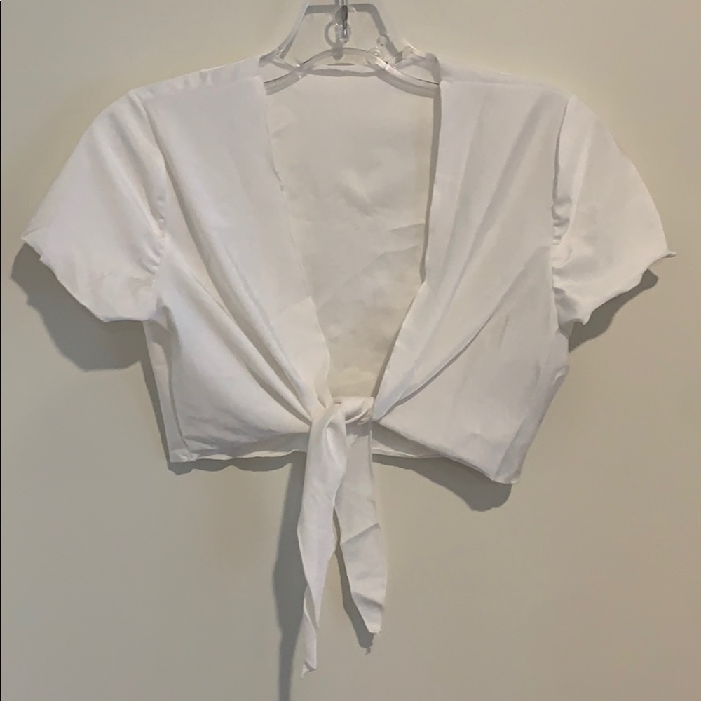 Sell 2 white tops